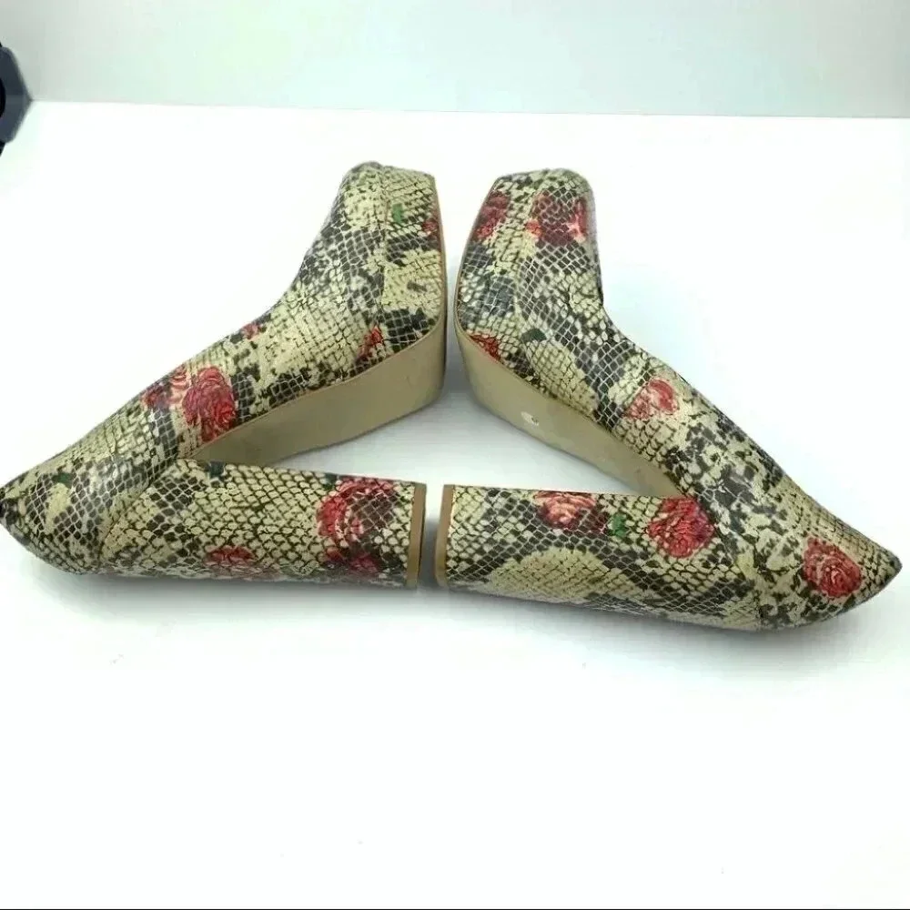 Mia Uptown girl platforms 10 multicolored floral